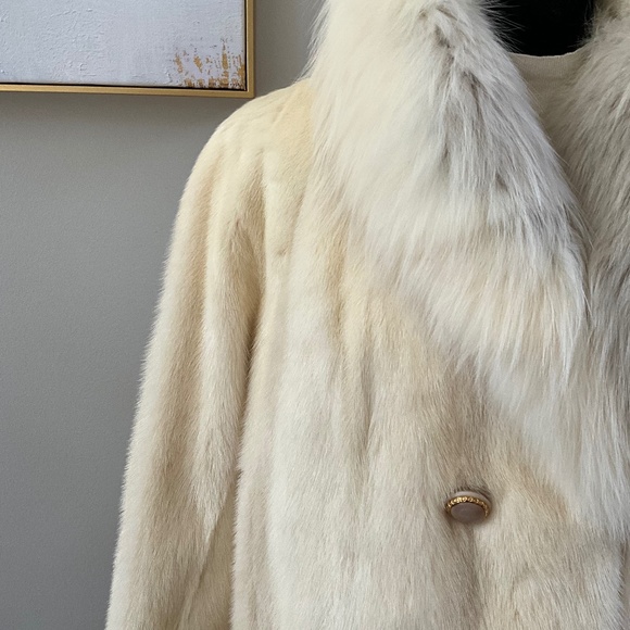 **STUNNING Mink & Fox Fur Coat** - Picture 5 of 9